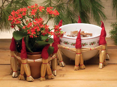 Dancing Tomte Straw Rings